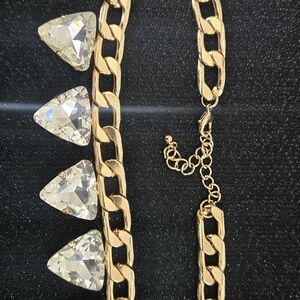 Elegant Gold and Crystal Necklace